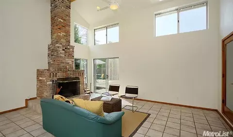 704 Mulberry Ln, Davis, CA 95616 photo 9