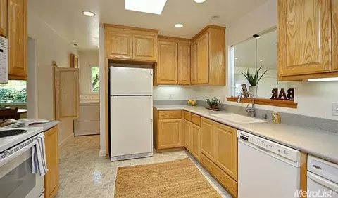 704 Mulberry Ln, Davis, CA 95616 photo 13