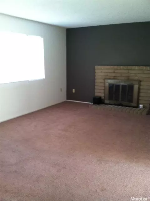 619 Fallenleaf Ln, Manteca, CA 95336 photo 2