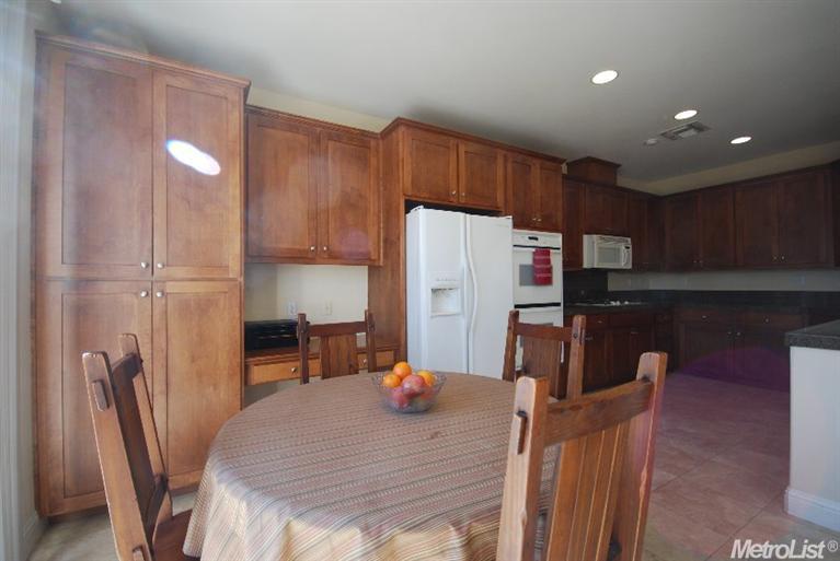 1328 Blakely Ln, Modesto, CA 95356 photo 6