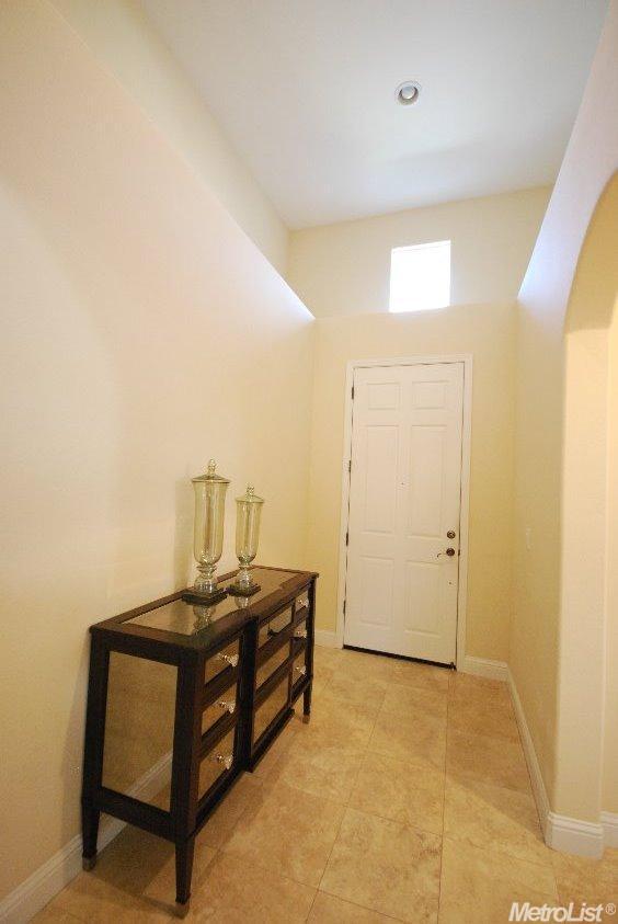1328 Blakely Ln, Modesto, CA 95356 photo 2