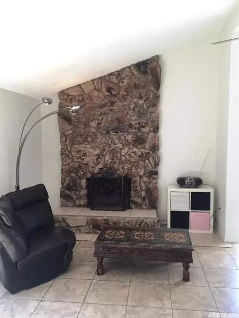 1119 Halifax Ave, Davis, CA 95616 photo 4