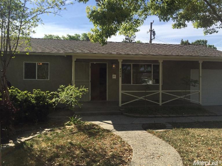 2009 O Farrell Ave, Modesto, CA 95350 photo 1