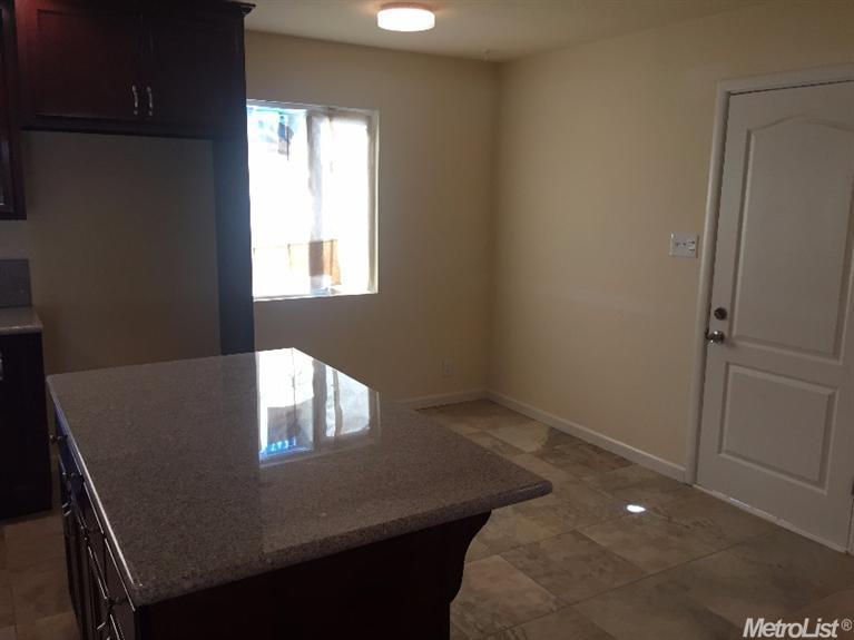 2009 O Farrell Ave, Modesto, CA 95350 photo 3