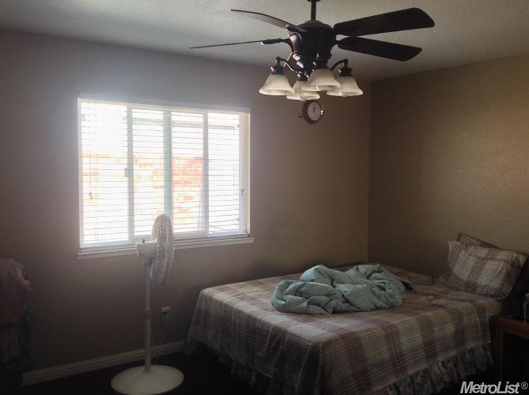 359 Elgin Ave, Lodi, CA 95240 photo 7