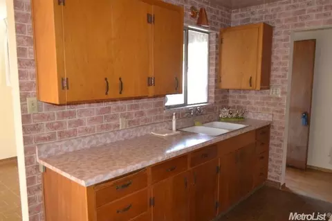 831 N Ham Ln, Lodi, CA 95242 photo 13