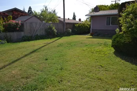 831 N Ham Ln, Lodi, CA 95242 photo 4