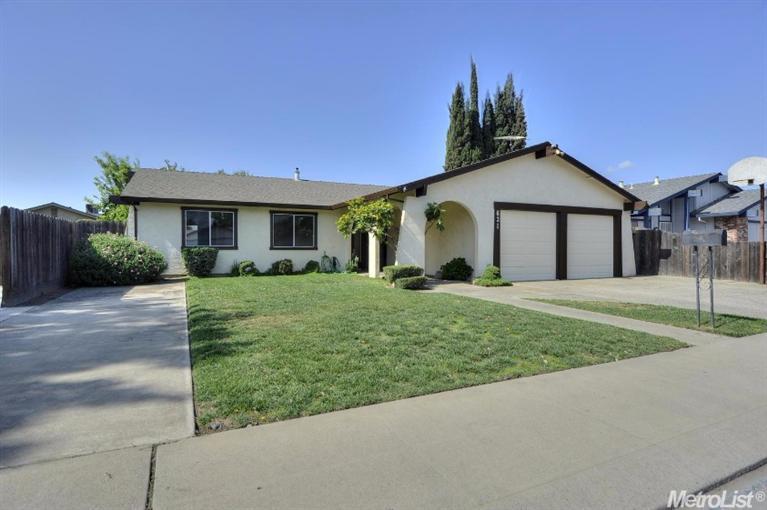 631 Alpine Ave, Manteca, CA 95336 photo 1