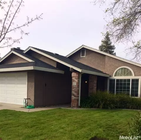 417 Cassidy Ct, Modesto, CA 95356 photo 2