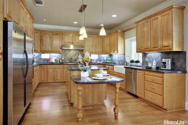1833 Arena Dr, Davis, CA 95618 photo 4