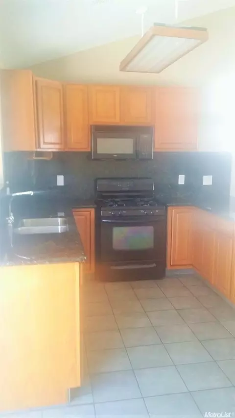 2217 Inglenook Dr, Modesto, CA 95358 photo 4