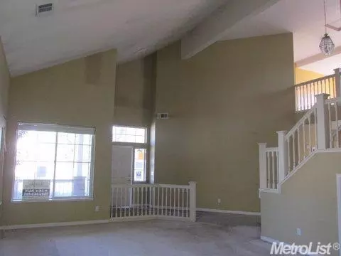 2074 Fieldview Dr, Tracy, CA 95377 photo 3
