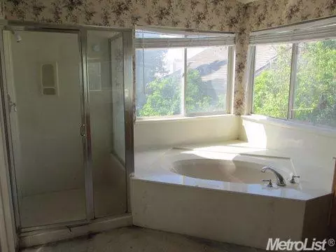 2074 Fieldview Dr, Tracy, CA 95377 photo 9