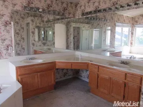 2074 Fieldview Dr, Tracy, CA 95377 photo 8