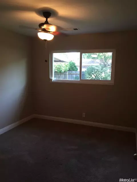 217 Ribier Ave, Modesto, CA 95350 photo 5
