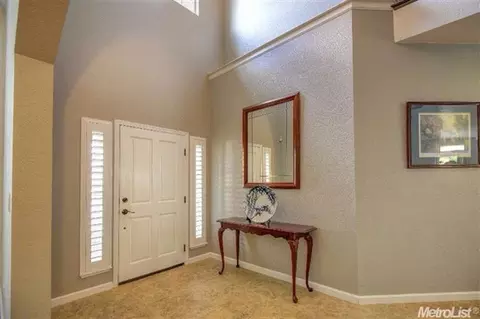 5520 Coronawood Ln, Carmichael, CA 95608 photo 2