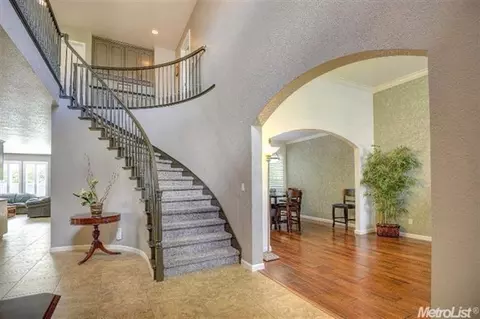 5520 Coronawood Ln, Carmichael, CA 95608 photo 3