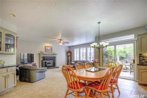 5520 Coronawood Ln, Carmichael, CA 95608 photo 6