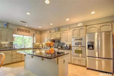 5520 Coronawood Ln, Carmichael, CA 95608 photo 9