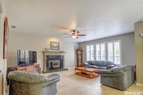 5520 Coronawood Ln, Carmichael, CA 95608 photo 7