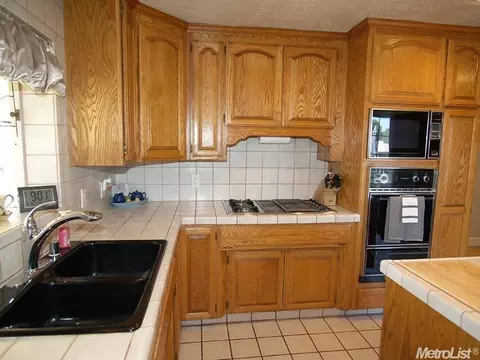 807 S Main St, Manteca, CA 95337 photo 5