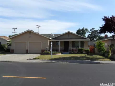 1136 E Alameda St, Manteca, CA 95336 photo 2