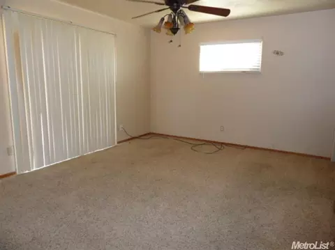 1136 E Alameda St, Manteca, CA 95336 photo 12
