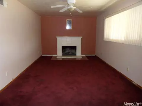 1136 E Alameda St, Manteca, CA 95336 photo 7