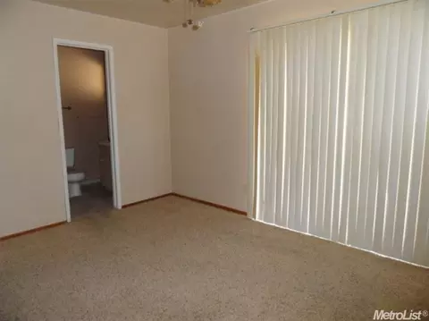1136 E Alameda St, Manteca, CA 95336 photo 13