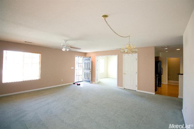 937 Travaille Way, Ripon, CA 95366 photo 2