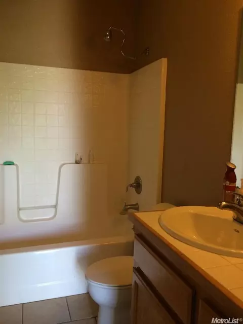 1310 O St, Lathrop, CA 95330 photo 19