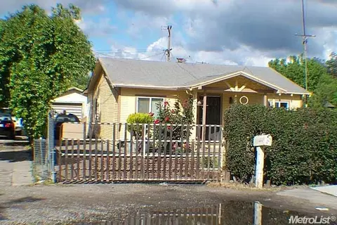403 Empire Ave, Modesto, CA 95354 photo 1
