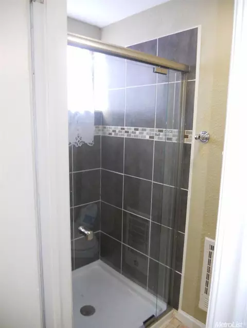 1649 Tonilane, Modesto, CA 95351 photo 4