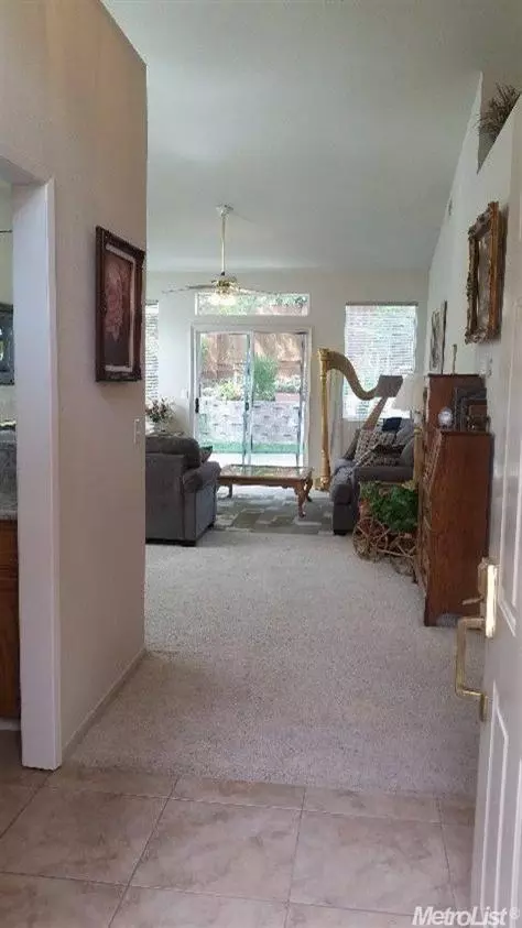 111 Farham Dr, Folsom, CA 95630 photo 4