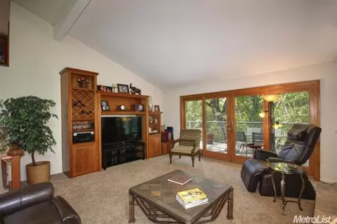 27 Covered Bridge Rd, Carmichael, CA 95608 photo 5