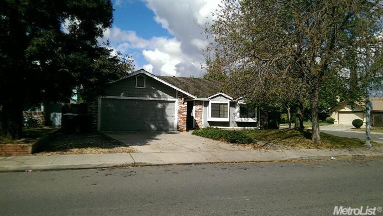 4041 Gagos Dr, Modesto, CA 95356 photo 2