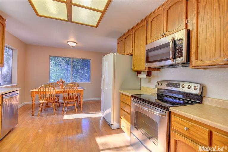 5915 Silverleaf Dr, Foresthill, CA 95631 photo 2