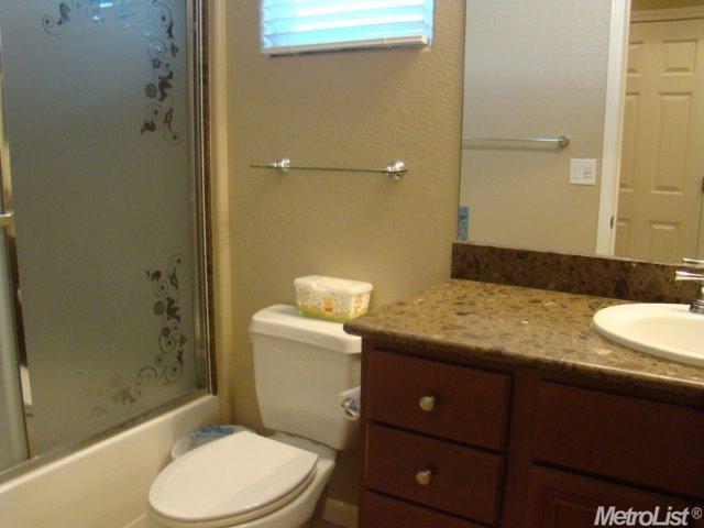 1449 Sereno Dr, Manteca, CA 95337 photo 4