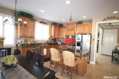 2377 Shadow Berry Dr, Manteca, CA 95336 photo 3