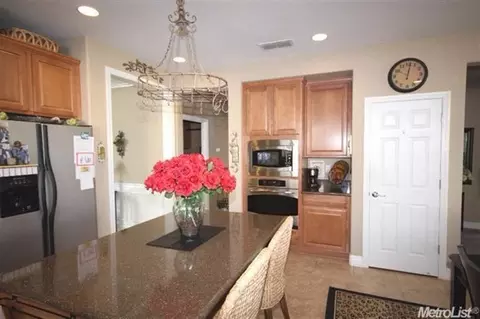 2377 Shadow Berry Dr, Manteca, CA 95336 photo 5