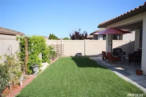 2377 Shadow Berry Dr, Manteca, CA 95336 photo 21