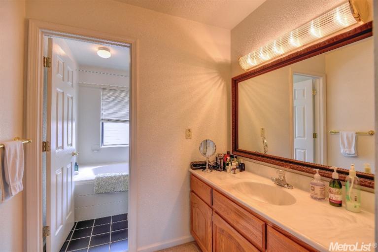 3604 Azell Rd, Carmichael, CA 95608 photo 19