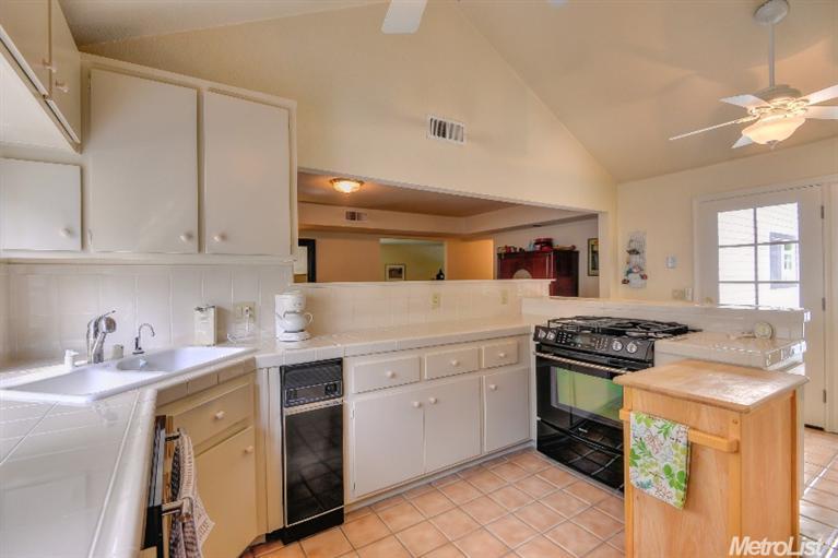 3604 Azell Rd, Carmichael, CA 95608 photo 4