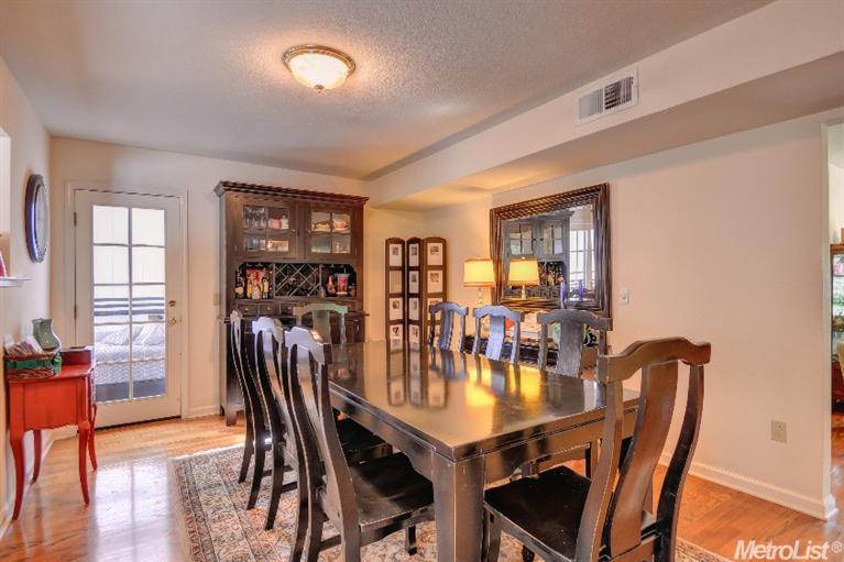 3604 Azell Rd, Carmichael, CA 95608 photo 3