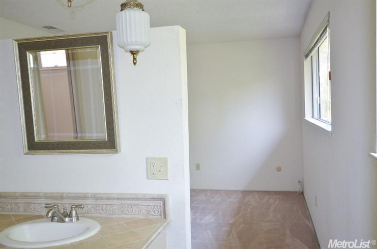6004 Helva Ln, Carmichael, CA 95608 photo 13