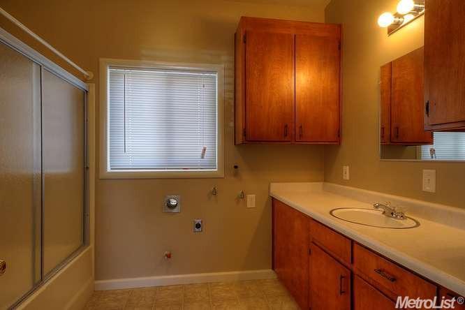 914 Elmo Ct, Manteca, CA 95336 photo 8
