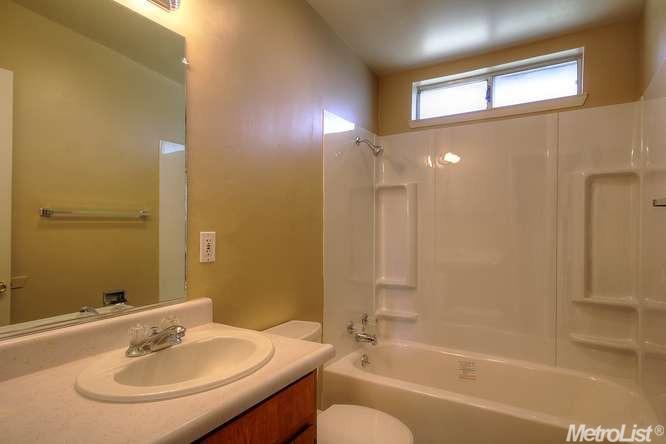914 Elmo Ct, Manteca, CA 95336 photo 13