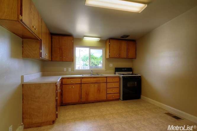 914 Elmo Ct, Manteca, CA 95336 photo 4