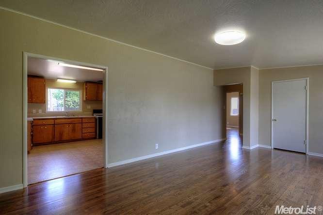 914 Elmo Ct, Manteca, CA 95336 photo 2