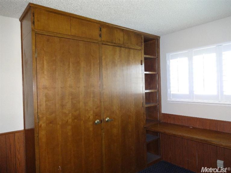 2126 W Pine St, Lodi, CA 95242 photo 9